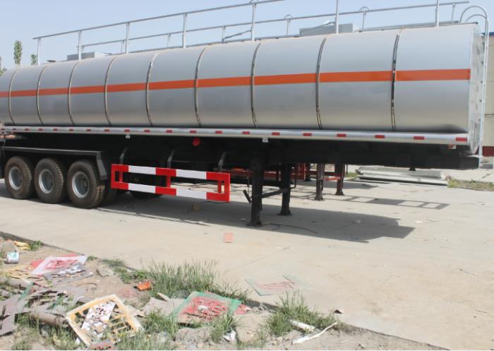 40,000 liters liquid asphalt tanker with insulation layer
