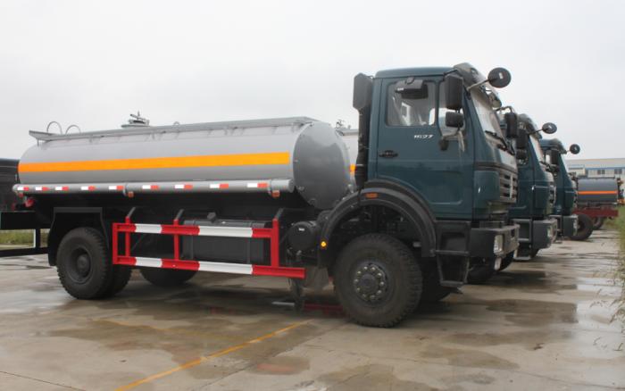 BEIBEN 4x4 fuel tanker truck