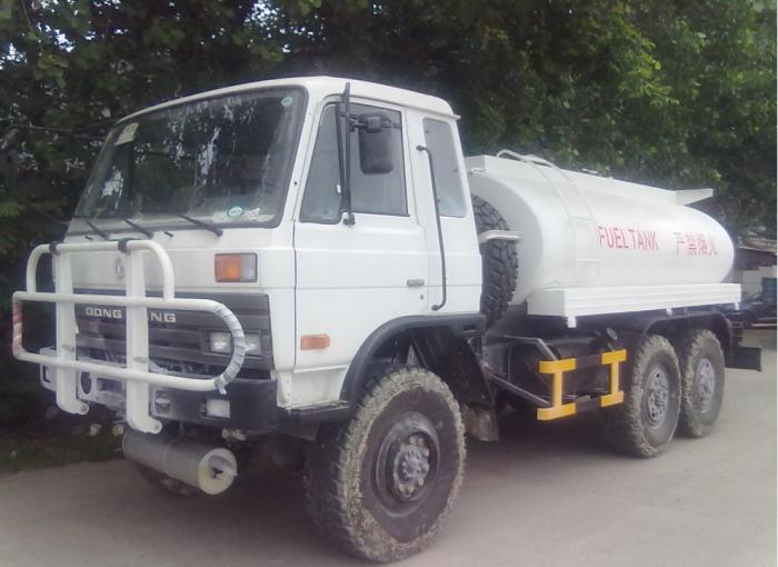 Dongfeng 6x6 desert fuel tank truck